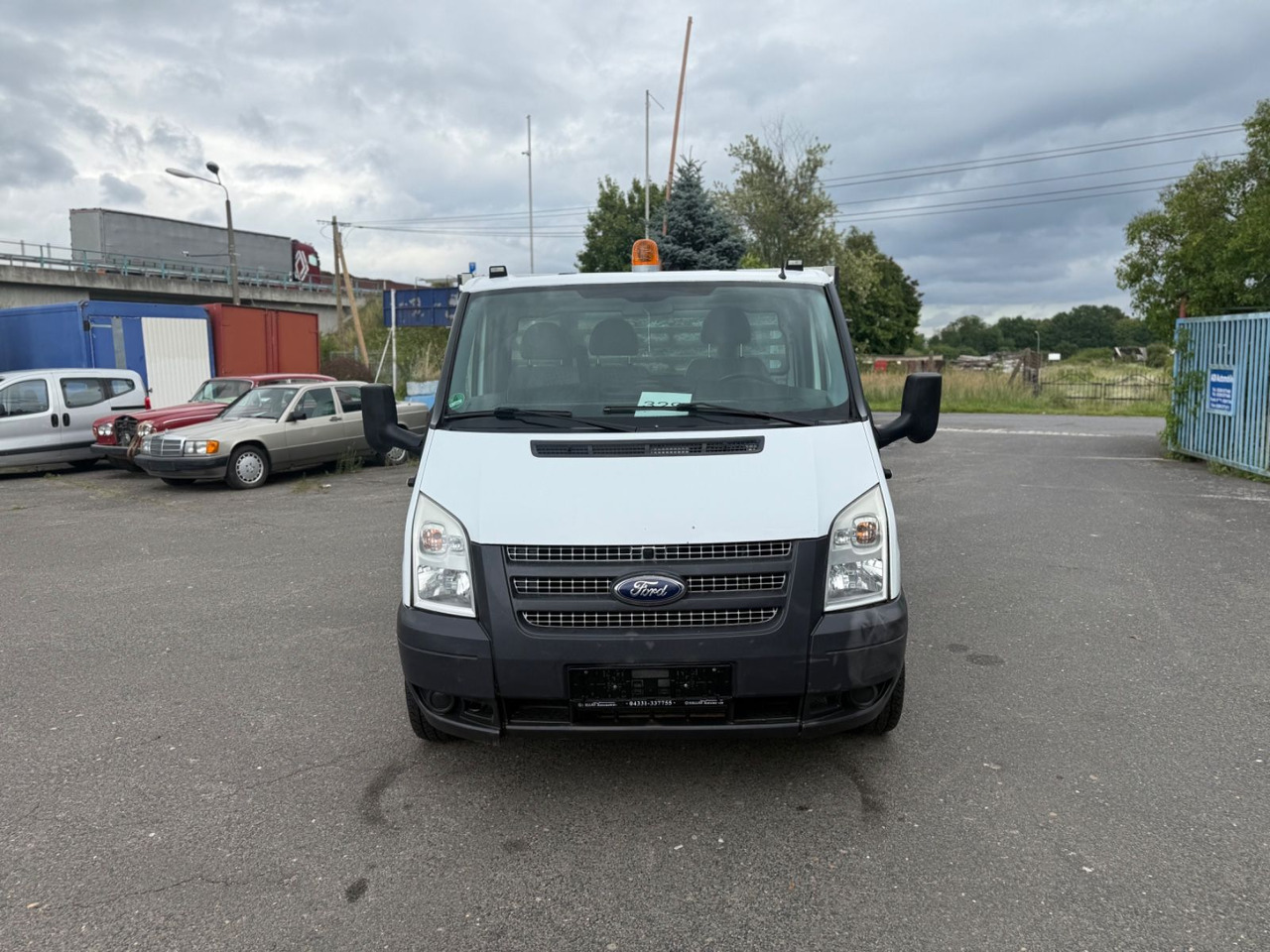 Ford Transit Pritsche FT 350 M Einzelkabine 110 KM - Madelauto: pilt 1 Ford Transit Pritsche FT 350 M Einzelkabine 110 KM - Madelauto: pilt 1