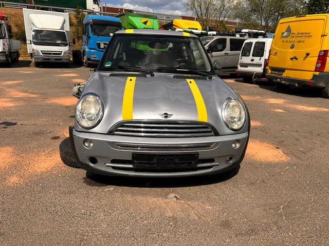 MINI ONE Mini One - Auto: pilt 1 MINI ONE Mini One - Auto: pilt 1