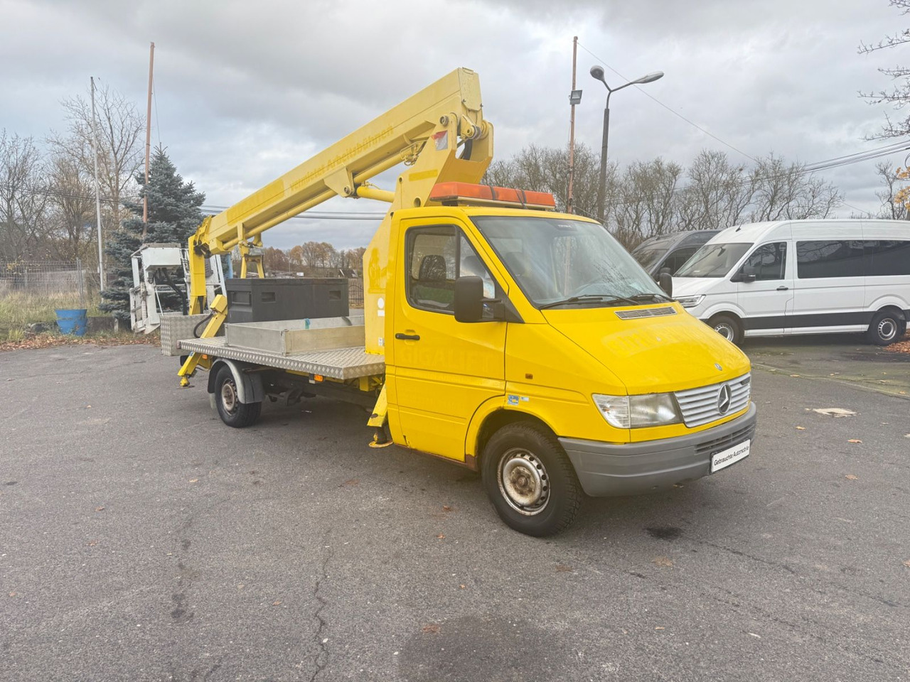 Mercedes-Benz 308 D Hebebühne - Veoautolt tõusev platvorm: pilt 2 Mercedes-Benz 308 D Hebebühne - Veoautolt tõusev platvorm: pilt 2