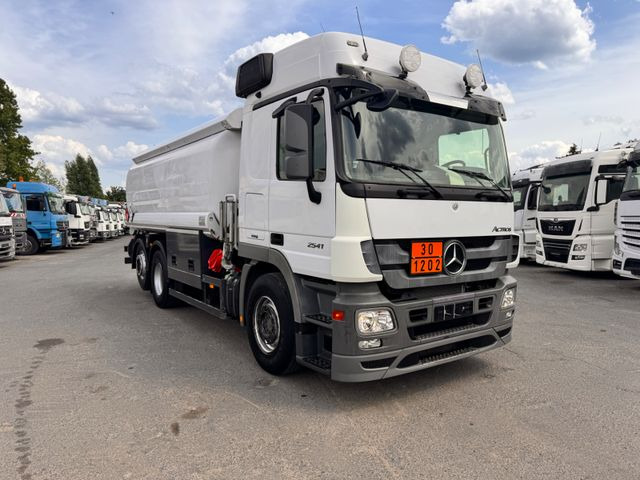 Mercedes-Benz Actros 2541 Tankwagen - Tsisternauto: pilt 2 Mercedes-Benz Actros 2541 Tankwagen - Tsisternauto: pilt 2