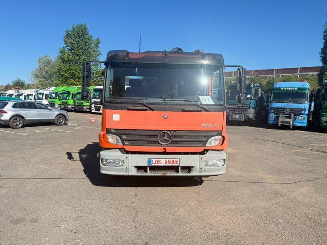 Mercedes-Benz Atego 1223 mit Kran MKG HLK 76 - Madelveok/ Platvormveok, Kraanaga veoauto: pilt 1 Mercedes-Benz Atego 1223 mit Kran MKG HLK 76 - Madelveok/ Platvormveok, Kraanaga veoauto: pilt 1