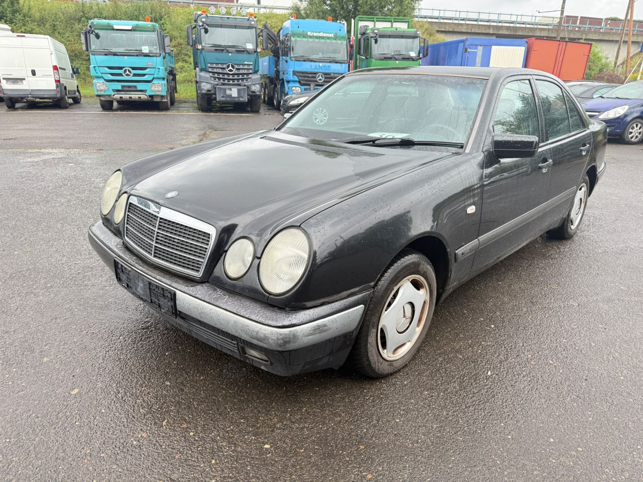 Mercedes-Benz E 200 - Sedaan: pilt 3 Mercedes-Benz E 200 - Sedaan: pilt 3
