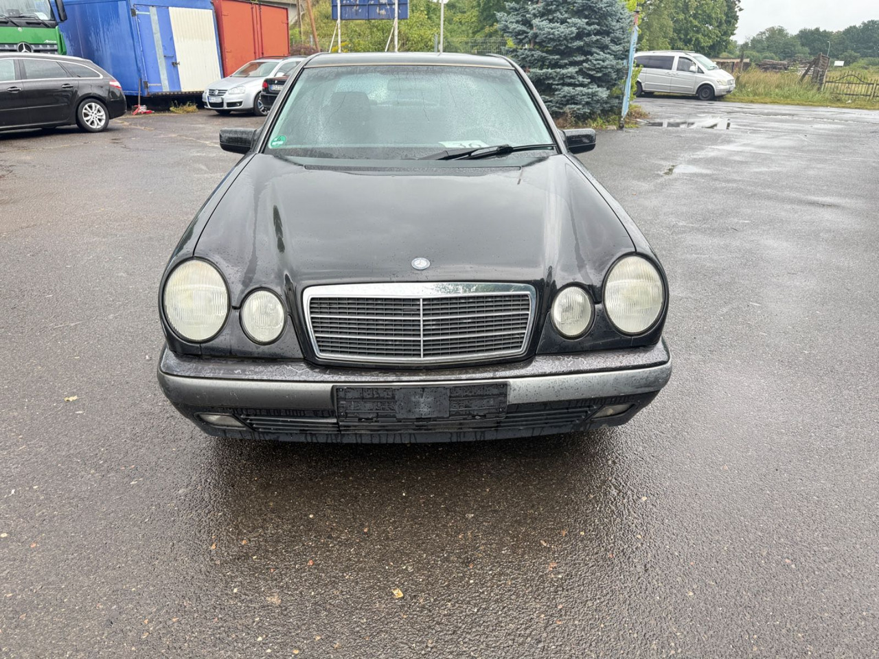 Mercedes-Benz E 200 - Sedaan: pilt 2 Mercedes-Benz E 200 - Sedaan: pilt 2