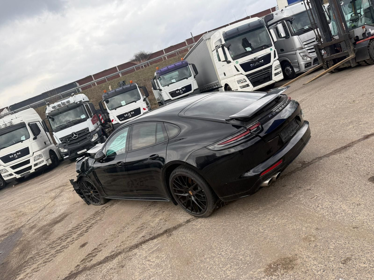 Porsche Panamera 4 S Diesel UNFALL!! - Auto: pilt 3 Porsche Panamera 4 S Diesel UNFALL!! - Auto: pilt 3
