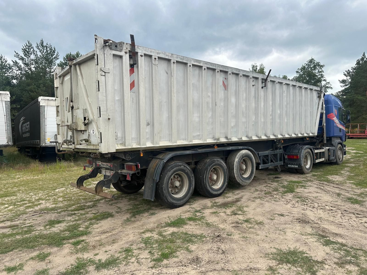Trailor SYY3CB Kipper - Kallur-poolhaagis: pilt 2 Trailor SYY3CB Kipper - Kallur-poolhaagis: pilt 2
