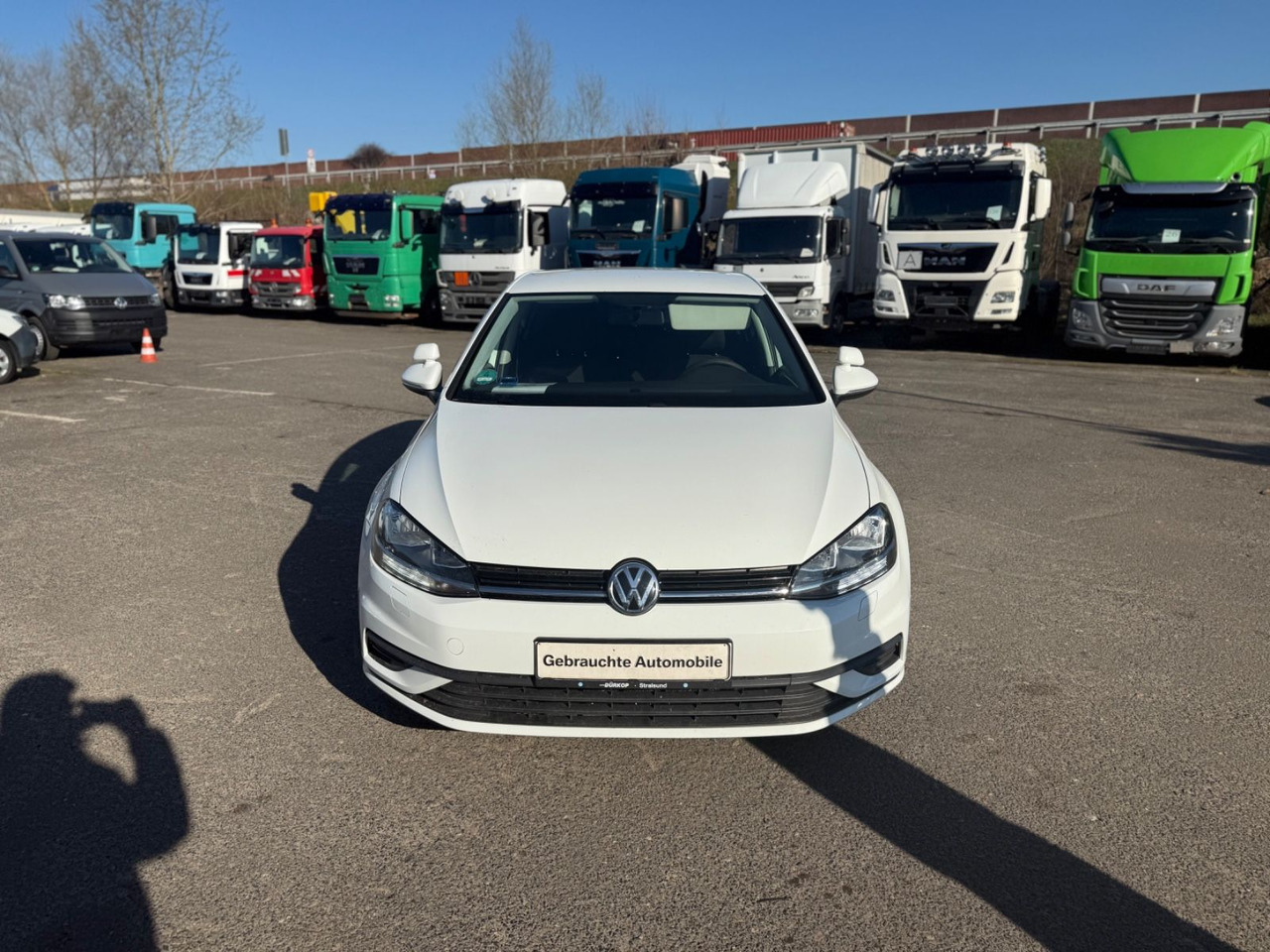 Volkswagen Golf VII Lim. Trendline BMT/Start-Stopp - Luukpära: pilt 1 Volkswagen Golf VII Lim. Trendline BMT/Start-Stopp - Luukpära: pilt 1