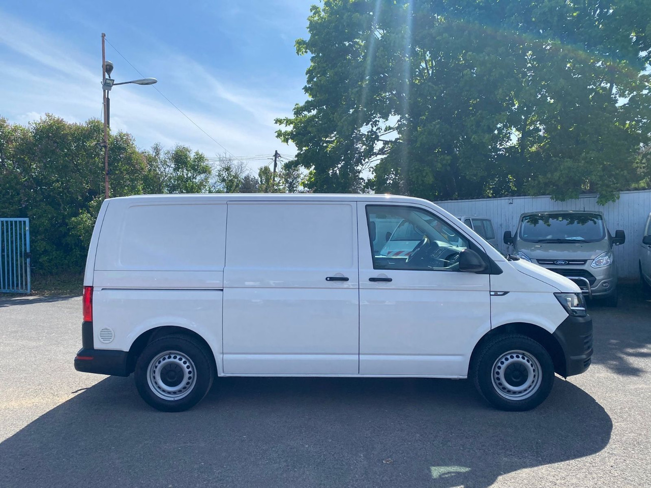 Volkswagen T6 Transporter Kasten-Kombi Kasten EcoProfi - Väike kaubik: pilt 3 Volkswagen T6 Transporter Kasten-Kombi Kasten EcoProfi - Väike kaubik: pilt 3