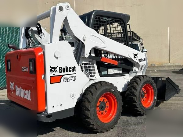 BOBCAT S590 - Kompaktlaadur: pilt 1 BOBCAT S590 - Kompaktlaadur: pilt 1
