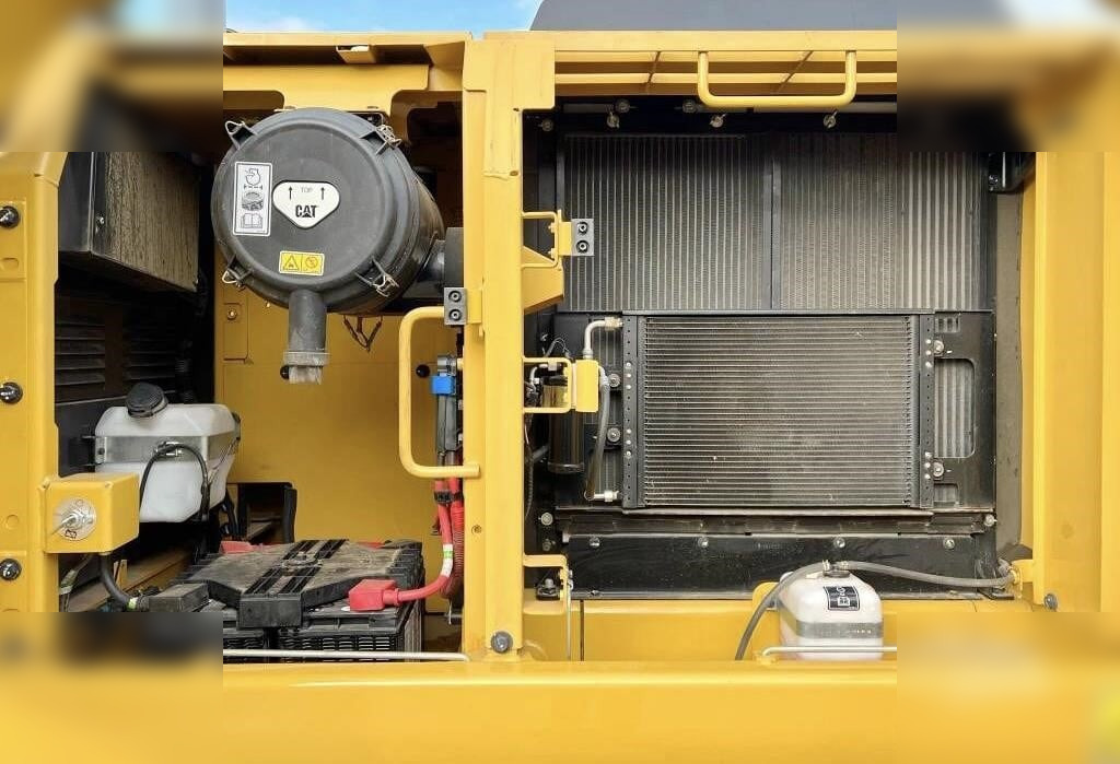 Uus Lintekskavaator CATERPILLAR 320D3GC: pilt 16