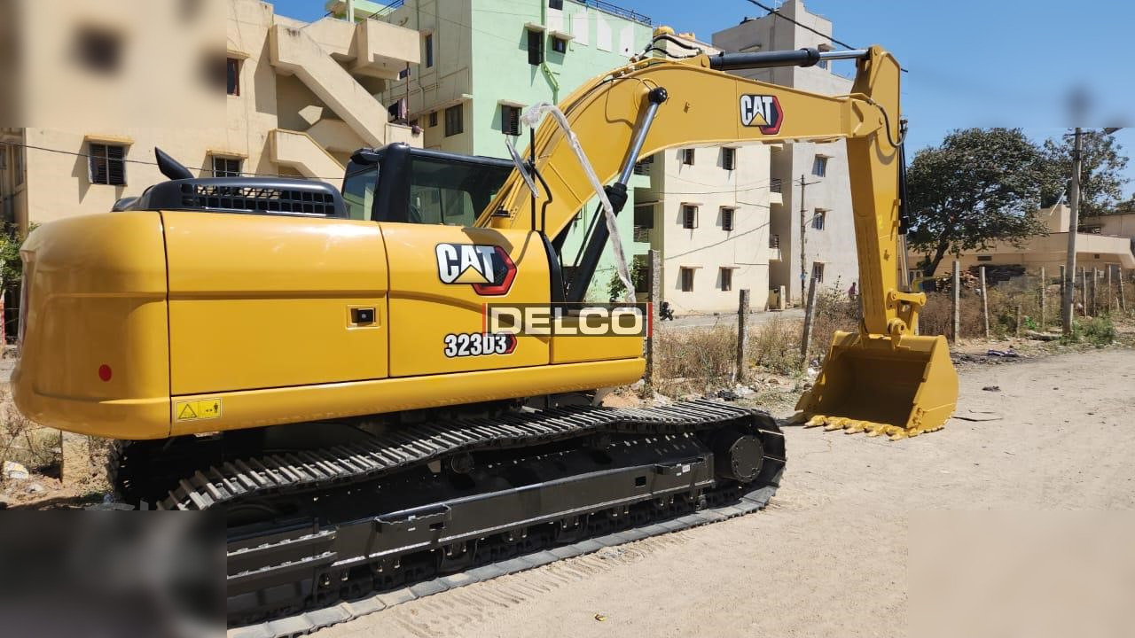 CATERPILLAR 323D3 - Lintekskavaator: pilt 2 CATERPILLAR 323D3 - Lintekskavaator: pilt 2