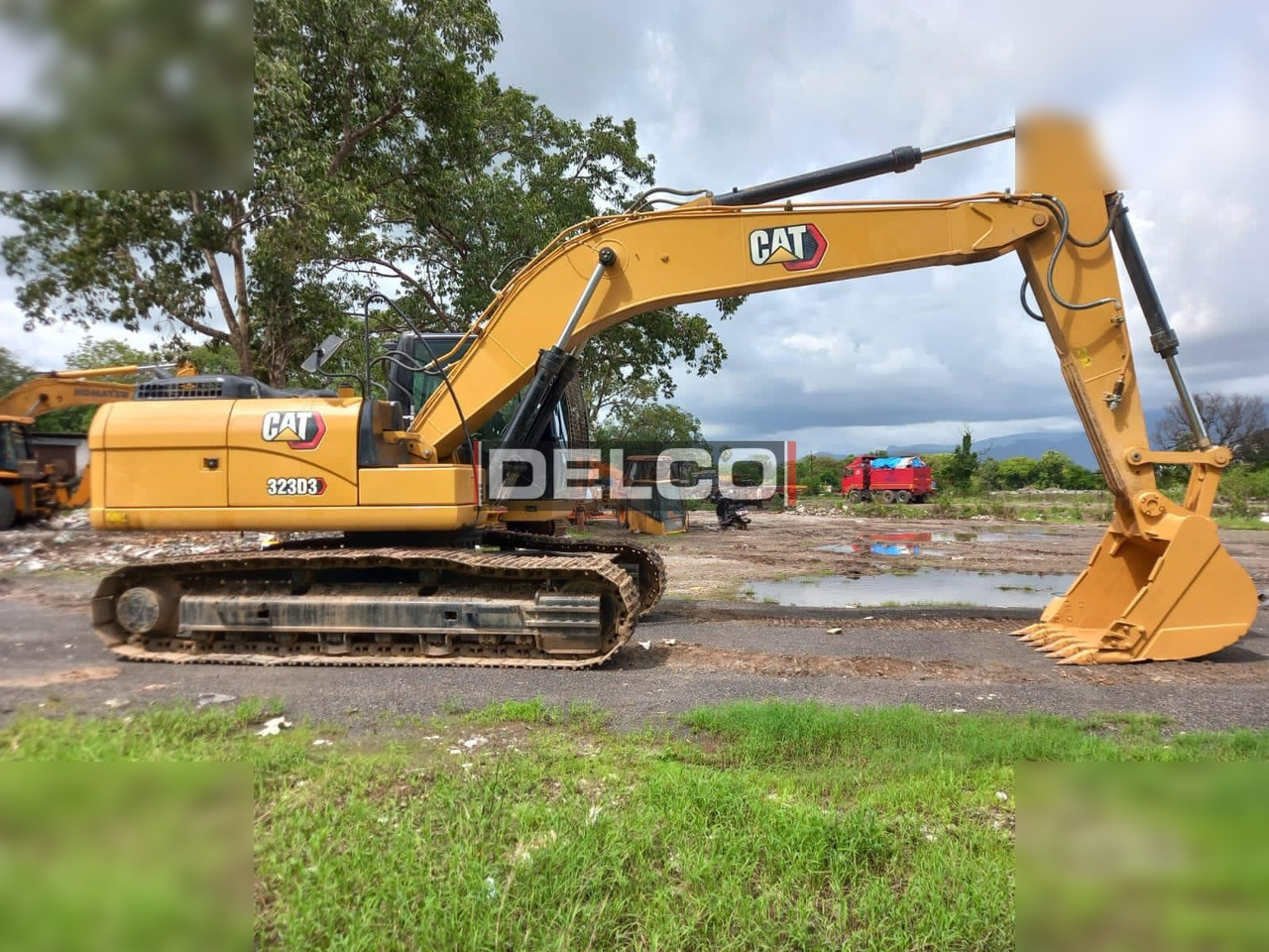 CATERPILLAR 323D3 - Lintekskavaator: pilt 1 CATERPILLAR 323D3 - Lintekskavaator: pilt 1
