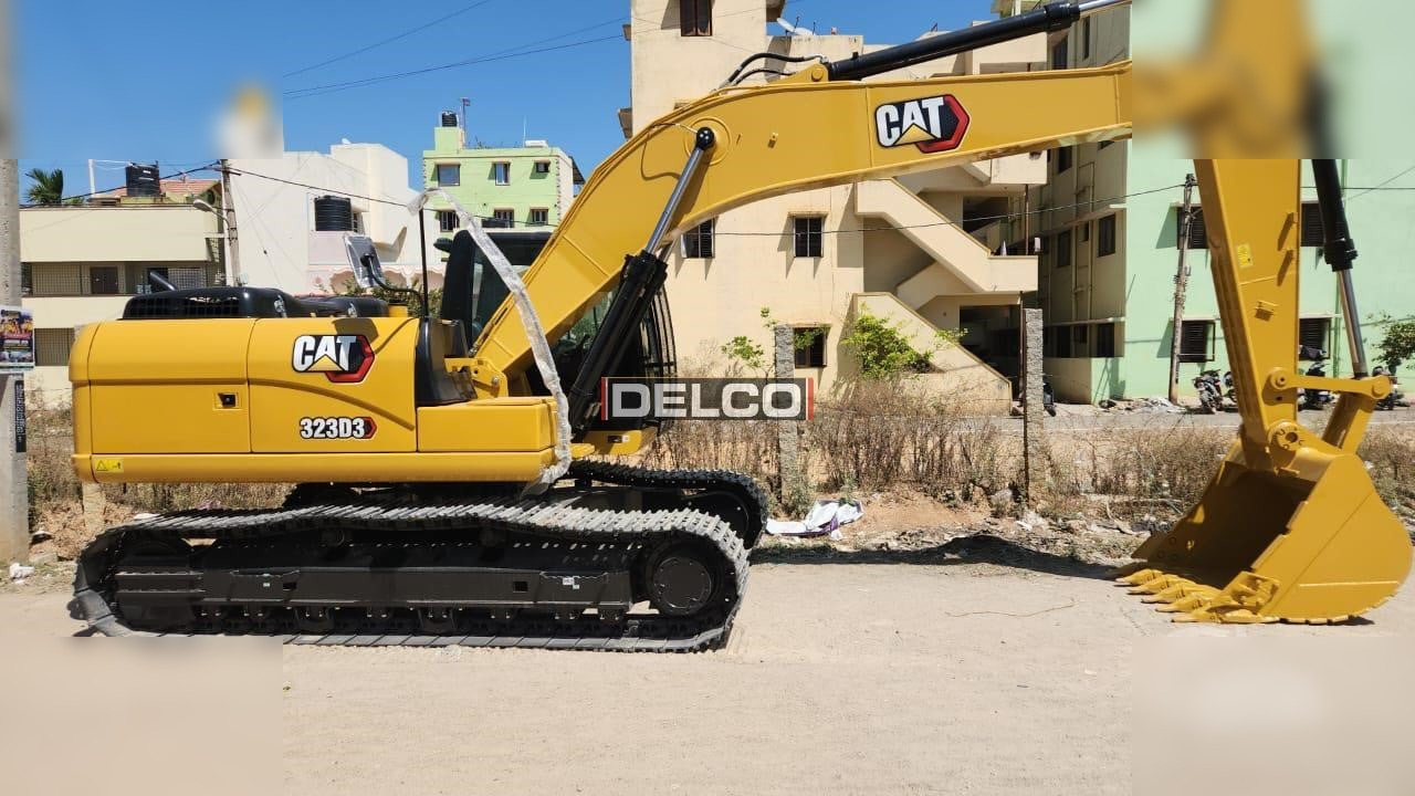 CATERPILLAR 323D3 - Lintekskavaator: pilt 1 CATERPILLAR 323D3 - Lintekskavaator: pilt 1