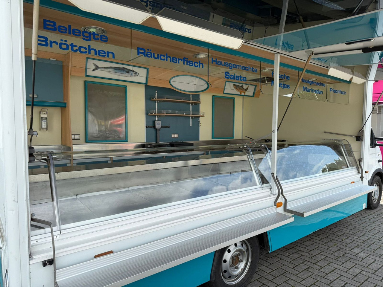 Renault Borco Höhns Fischmobil - Toiduauto: pilt 2 Renault Borco Höhns Fischmobil - Toiduauto: pilt 2