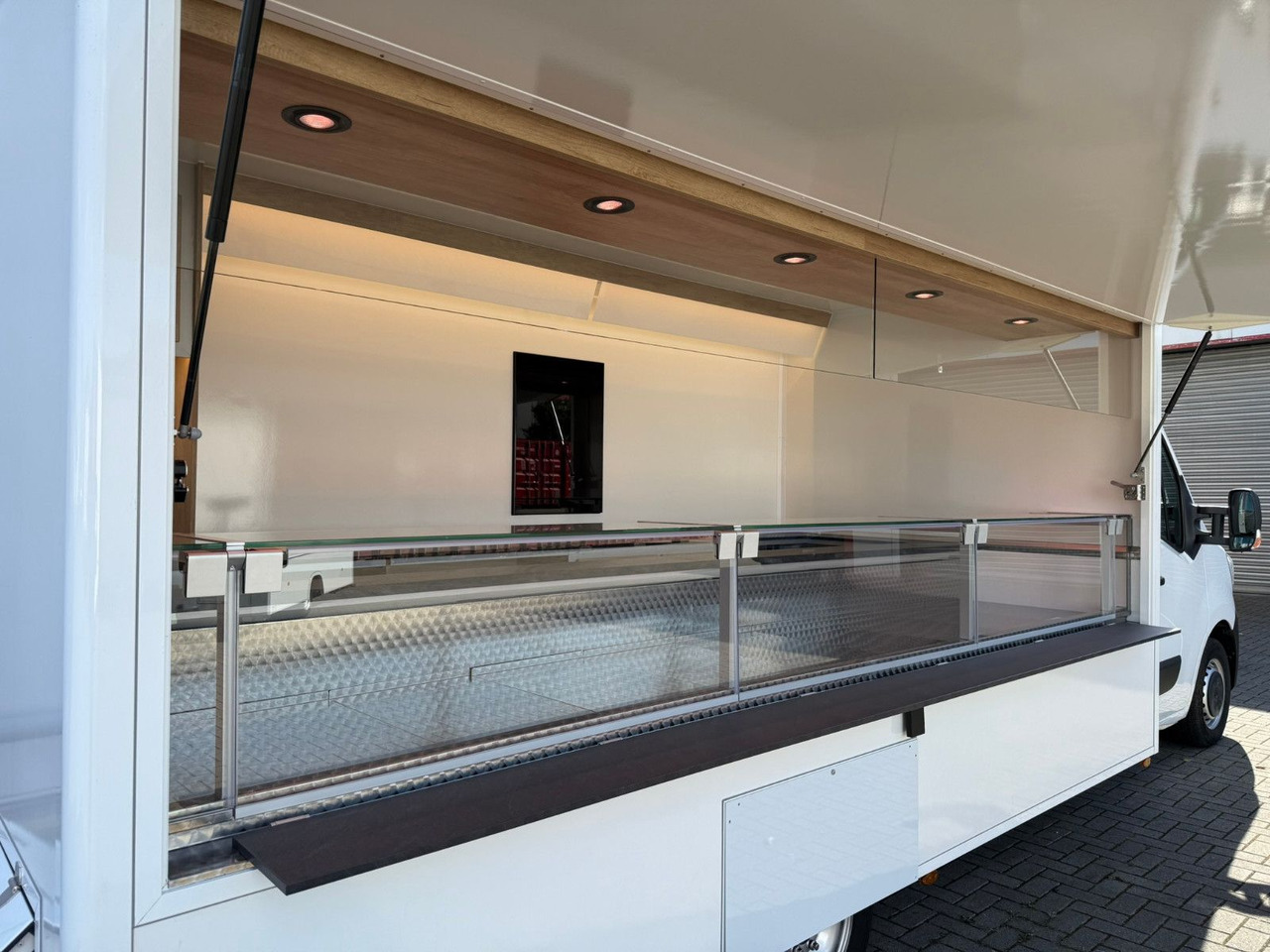 Renault ESSELMANN Verkaufsmobil - Toiduauto: pilt 4 Renault ESSELMANN Verkaufsmobil - Toiduauto: pilt 4