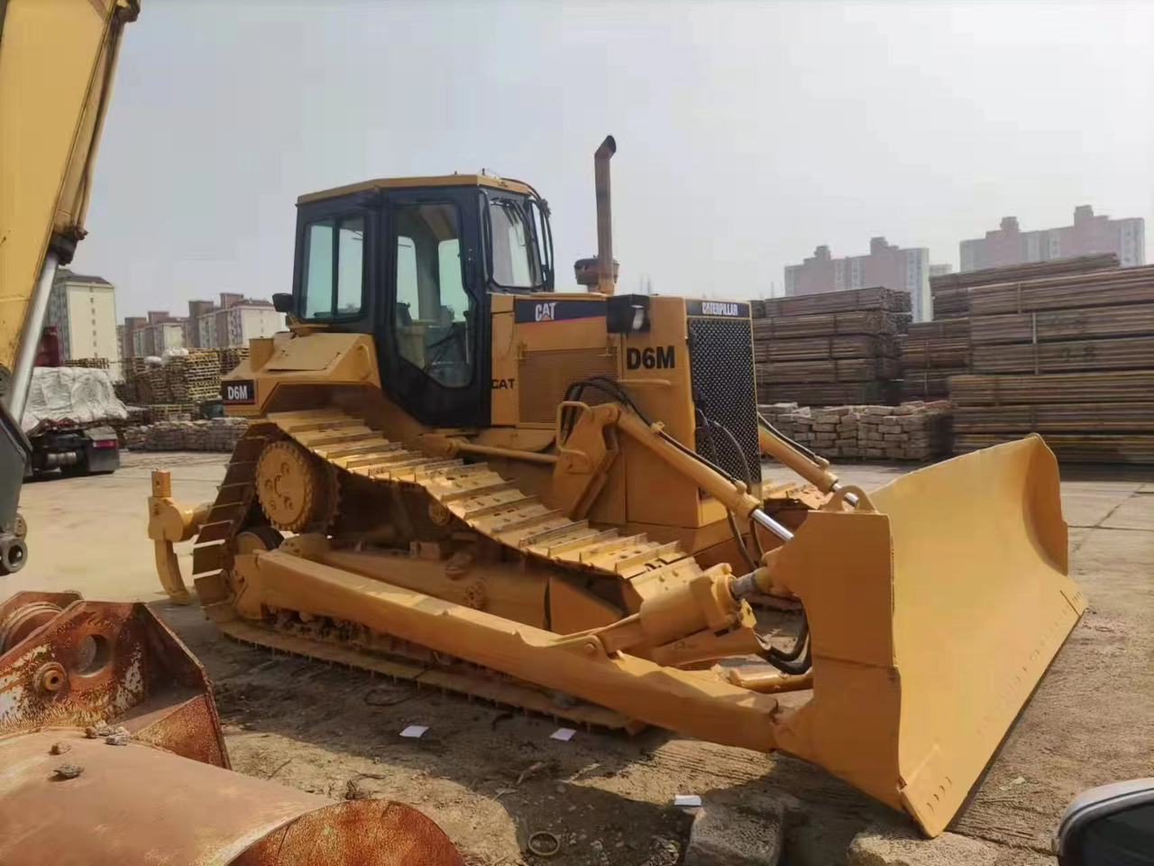 CAT D6M - Buldooser: pilt 1 CAT D6M - Buldooser: pilt 1