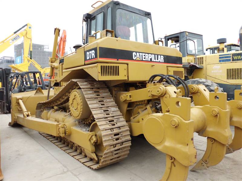 CAT D7R - Buldooser: pilt 1 CAT D7R - Buldooser: pilt 1