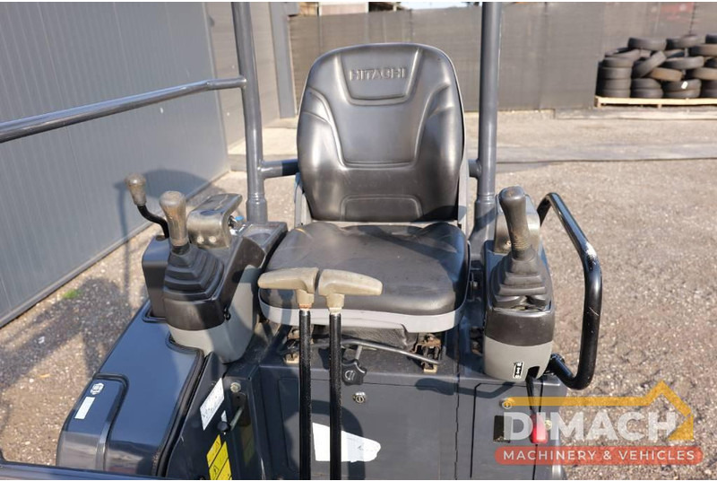 Hitachi ZX 17 CW05 hydraulische snelwissel - Miniekskavaator: pilt 4 Hitachi ZX 17 CW05 hydraulische snelwissel - Miniekskavaator: pilt 4