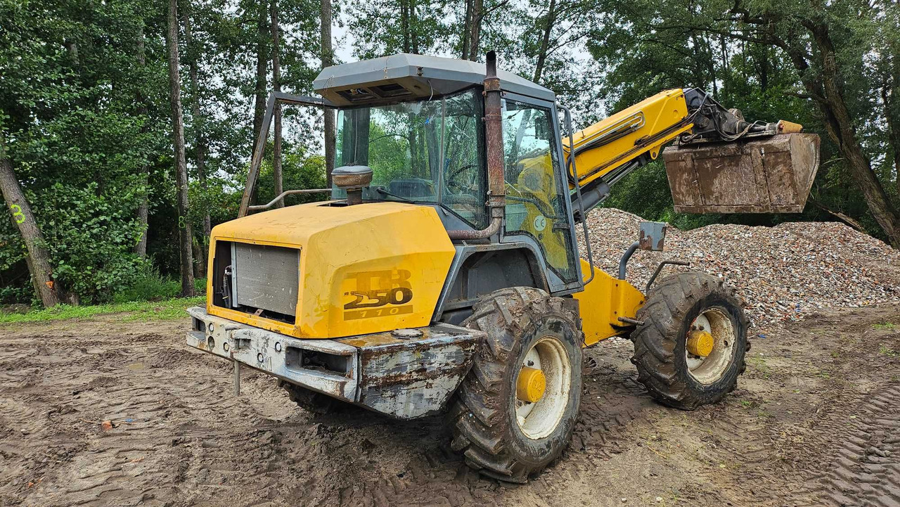 Ładowarka teleskopowa MATBRO TR250-110 John Deere - Teleskooplaadur: pilt 2 Ładowarka teleskopowa MATBRO TR250-110 John Deere - Teleskooplaadur: pilt 2