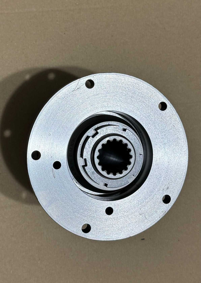 Mercedes MTU PRZYSTAWKA odbioru mocy PTO pompy hydrauliki Setra Class - Hüdrauliline pump: pilt 4 Mercedes MTU PRZYSTAWKA odbioru mocy PTO pompy hydrauliki Setra Class - Hüdrauliline pump: pilt 4
