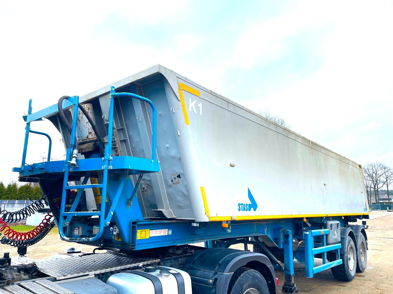 Stas SA236K/ALU/32m3 - Kallur-poolhaagis: pilt 2 Stas SA236K/ALU/32m3 - Kallur-poolhaagis: pilt 2