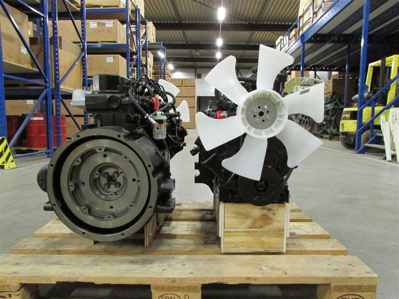 Mitsubishi NEW Engine S4L2-Z562SD / S4L2-61SD - Mootor - Muu seadmestik: pilt 2 Mitsubishi NEW Engine S4L2-Z562SD / S4L2-61SD - Mootor - Muu seadmestik: pilt 2