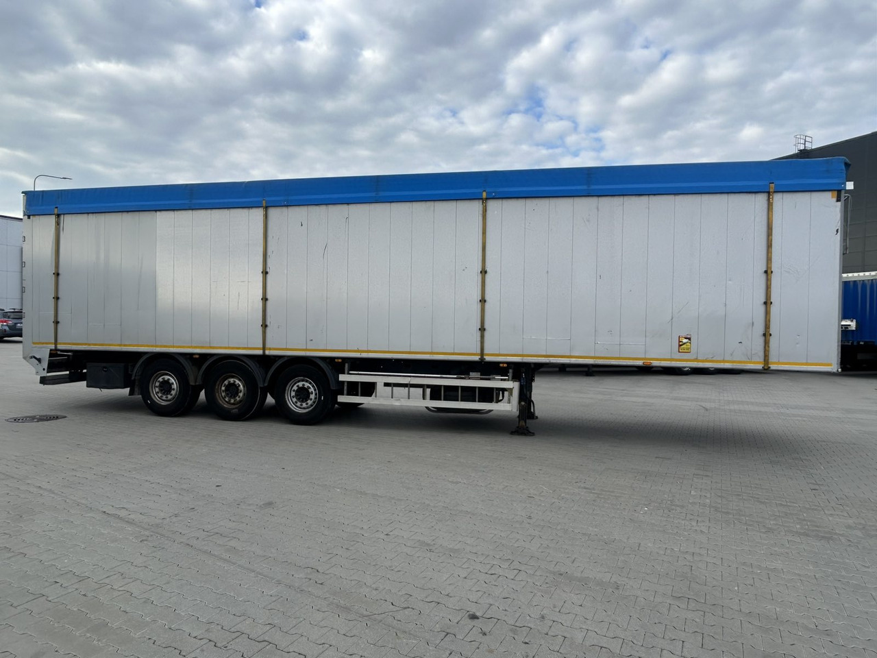 BODEX KIS 3F - Kõndimisalaga poolhaagised: pilt 5 BODEX KIS 3F - Kõndimisalaga poolhaagised: pilt 5
