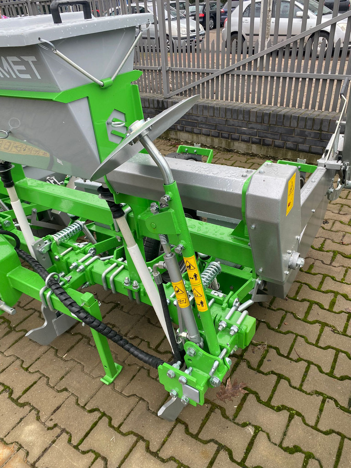 BOMET Precision seeder / Semoir de précision / Siewnik punktowy - Täppiskülvimasin: pilt 5 BOMET Precision seeder / Semoir de précision / Siewnik punktowy - Täppiskülvimasin: pilt 5