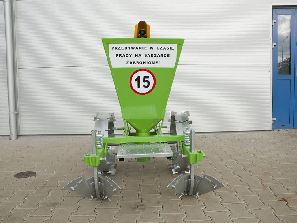 Bomet Kartoffelpflanzmaschine / Potato planter / Planteuse de pomme de terre / Piantapatate / Sadzarka ziemniaków - Kartulipanija: pilt 2 Bomet Kartoffelpflanzmaschine / Potato planter / Planteuse de pomme de terre / Piantapatate / Sadzarka ziemniaków - Kartulipanija: pilt 2