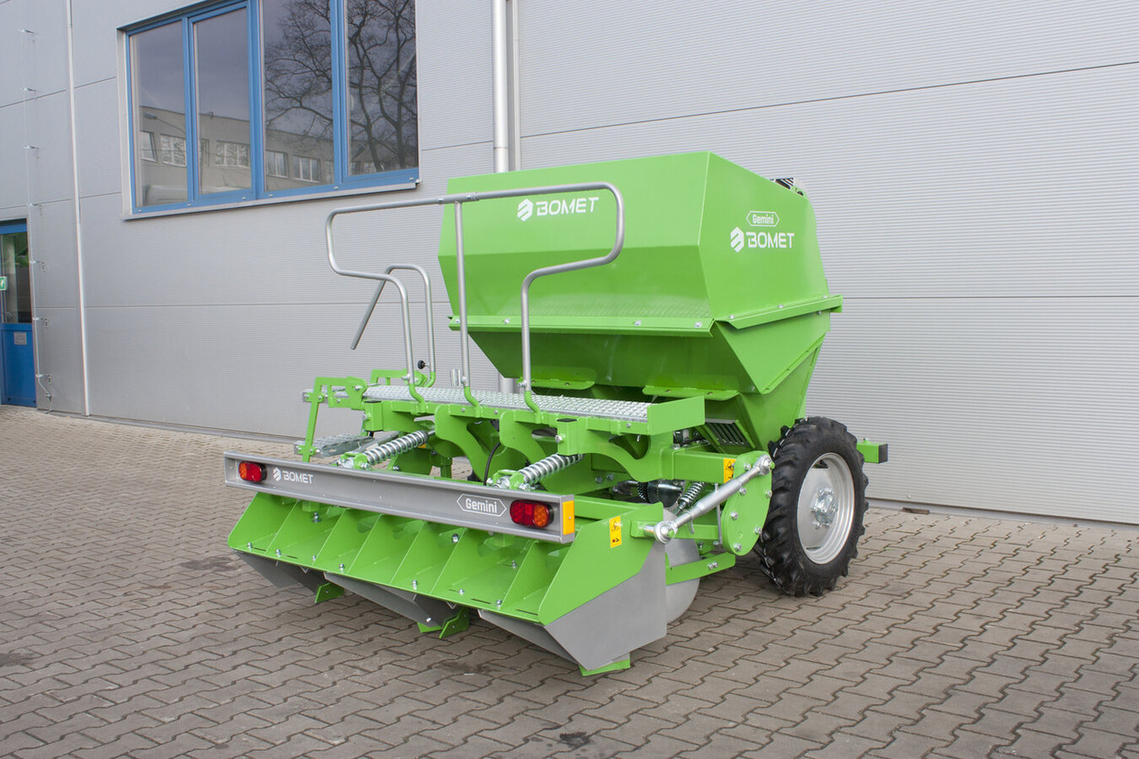 Bomet Kartoffelpflanzmaschine / Potato planter / Planteuse de pomme de terre / Piantapatate / Sadzarka ziemniaków - Kartulipanija: pilt 3 Bomet Kartoffelpflanzmaschine / Potato planter / Planteuse de pomme de terre / Piantapatate / Sadzarka ziemniaków - Kartulipanija: pilt 3