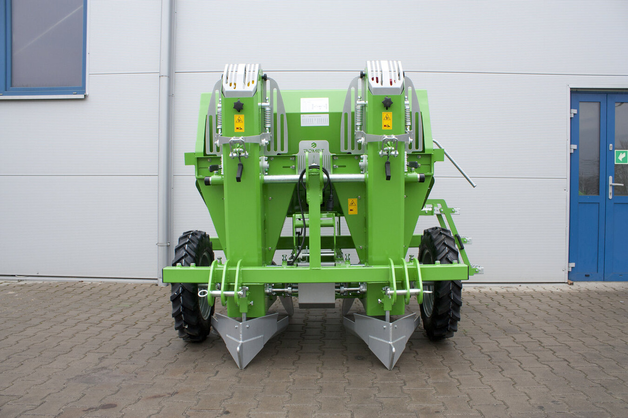 Bomet Kartoffelpflanzmaschine / Potato planter / Planteuse de pomme de terre / Piantapatate / Sadzarka ziemniaków - Kartulipanija: pilt 4 Bomet Kartoffelpflanzmaschine / Potato planter / Planteuse de pomme de terre / Piantapatate / Sadzarka ziemniaków - Kartulipanija: pilt 4