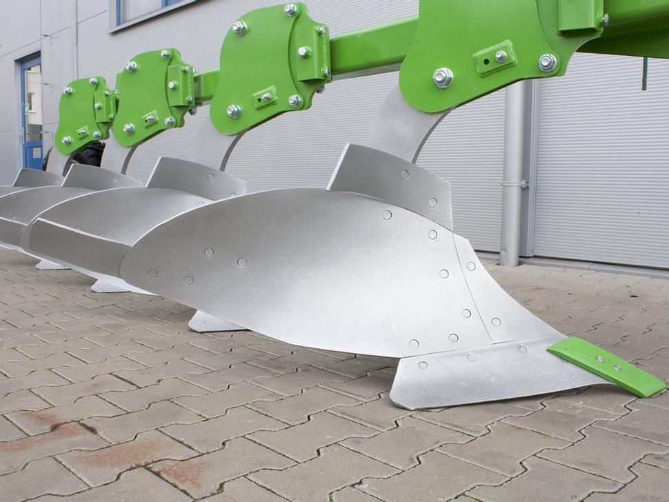 Bomet Pflüge / Single-beam plow / Charrue mono-poutre / Aratro / Плуг / Pług jednobelkowy Libra 3+1 - Ader: pilt 4 Bomet Pflüge / Single-beam plow / Charrue mono-poutre / Aratro / Плуг / Pług jednobelkowy Libra 3+1 - Ader: pilt 4