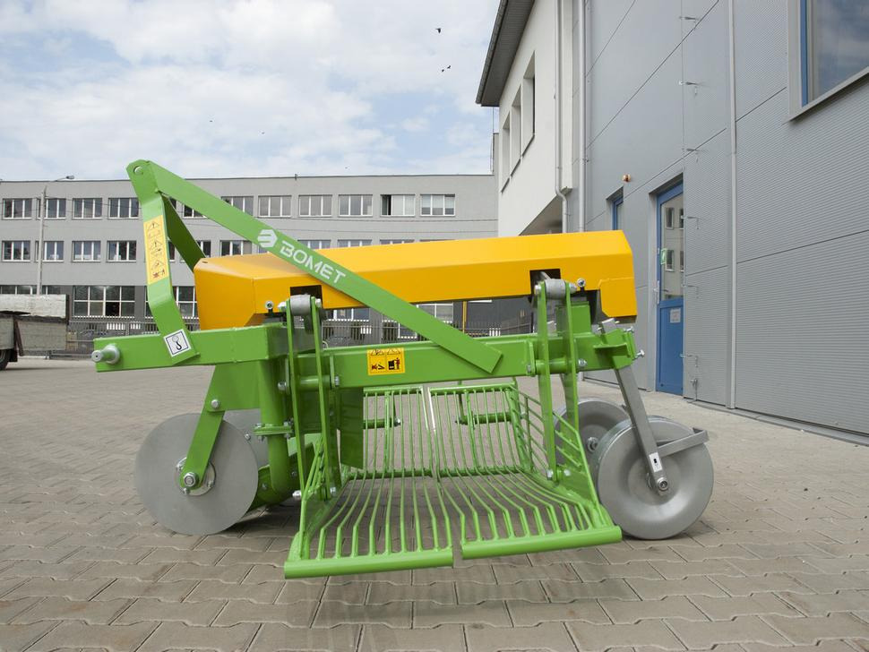 Bomet Siebkettenroder / Potato digger / Arracheuse de pomme de terre / Scavapatate / Однорядная картофельная копалка / Kopaczka do ziemniaków Ursa Z655 - Kartulivõtumasin: pilt 3 Bomet Siebkettenroder / Potato digger / Arracheuse de pomme de terre / Scavapatate / Однорядная картофельная копалка / Kopaczka do ziemniaków Ursa Z655 - Kartulivõtumasin: pilt 3