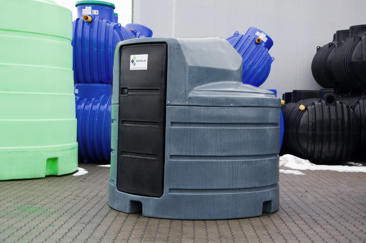 DC Dieseltank / Double-walled fuel tank for diesel fuel / Cuve à gasoil / Sebatoio gasolio / Бак для дизельного топлива / Zbiornik 2500 l - Säilitusmahuti: pilt 1 DC Dieseltank / Double-walled fuel tank for diesel fuel / Cuve à gasoil / Sebatoio gasolio / Бак для дизельного топлива / Zbiornik 2500 l - Säilitusmahuti: pilt 1