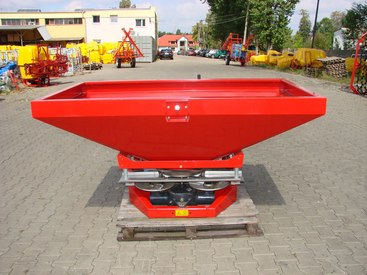 JAR-MET Düngerstreuer / Fertilizer spreader / Epandeur d'engrais / Rozsiewacz nawozów 1200 kg - Väetiselaoturid: pilt 3 JAR-MET Düngerstreuer / Fertilizer spreader / Epandeur d'engrais / Rozsiewacz nawozów 1200 kg - Väetiselaoturid: pilt 3