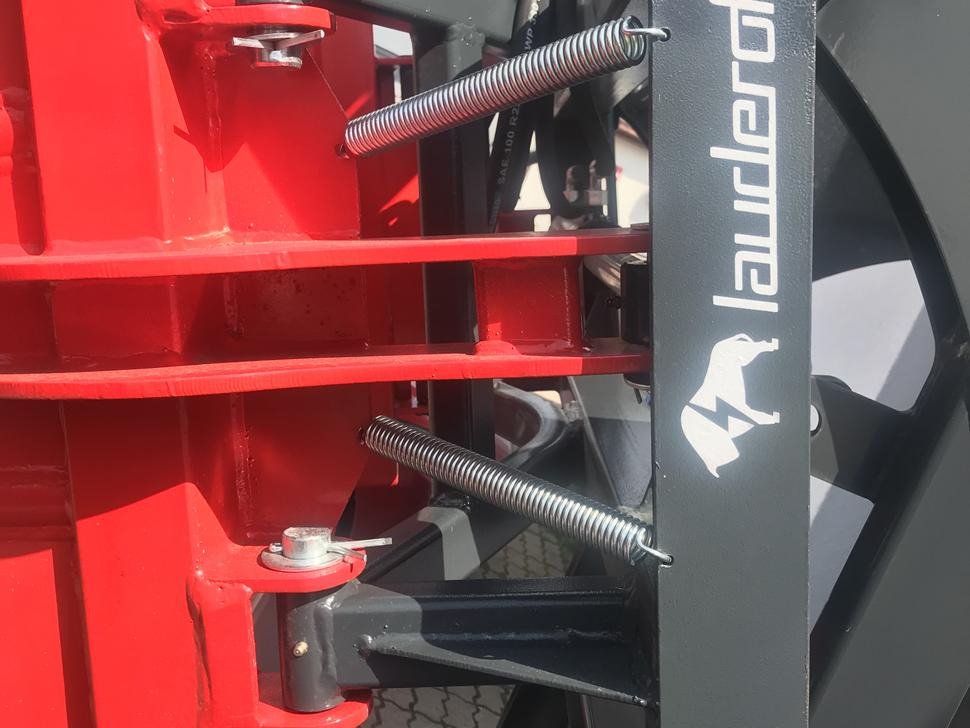Lauderof Ballenzange / Bale grab / Pince à balles / Pinze per balle / Захват для рулонов / Chwytak do bel - Haarats - Traktor: pilt 5 Lauderof Ballenzange / Bale grab / Pince à balles / Pinze per balle / Захват для рулонов / Chwytak do bel - Haarats - Traktor: pilt 5