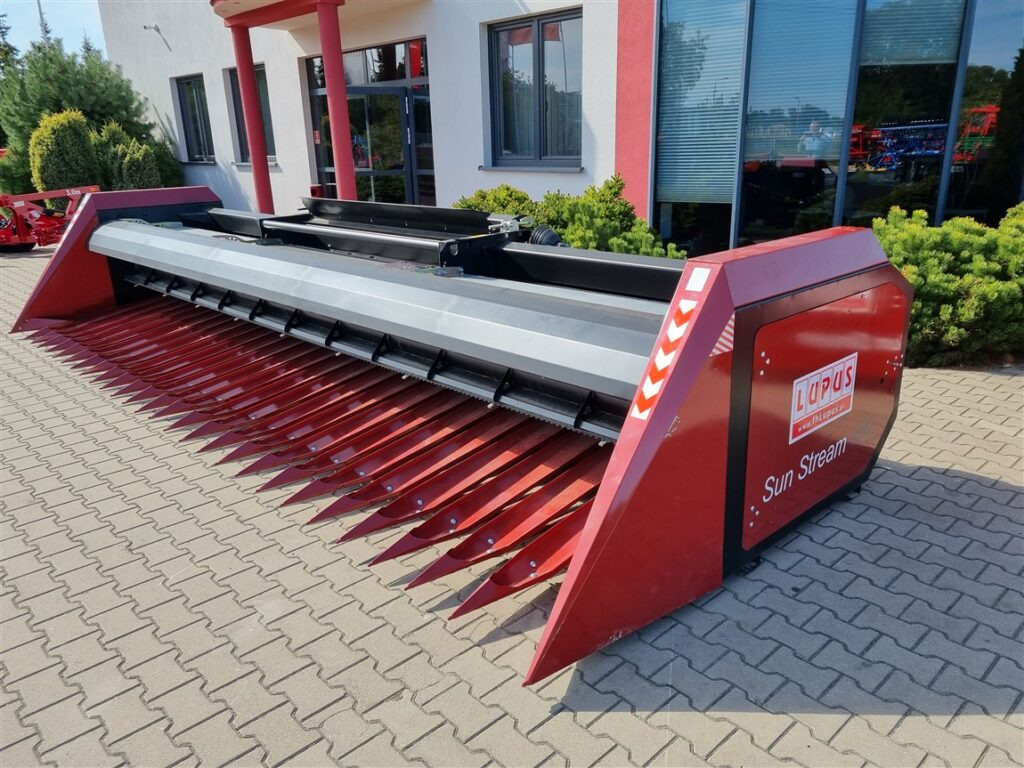 Lupus Sonnenblummenvorsatz / Sunflower harvester / Coupe à tournesol / Сosechadora / Macchina per la raccolta dei girasoli / Жатка для подсолнечника / Przystawka do słonecznika 6,5 m - Päevalillekoristusmasin: pilt 1 Lupus Sonnenblummenvorsatz / Sunflower harvester / Coupe à tournesol / Сosechadora / Macchina per la raccolta dei girasoli / Жатка для подсолнечника / Przystawka do słonecznika 6,5 m - Päevalillekoristusmasin: pilt 1