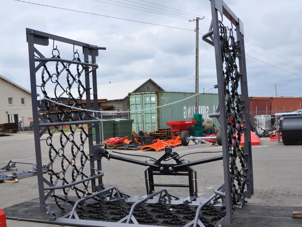 METAL-TECHNIK Wiesenegge / Heavy meadow harrow / Herse de prairie lourde / Strigliatrice pesante / Тяжёлая волокуша / Włóka łąkowa ciężka 6 m - Kettäke: pilt 1 METAL-TECHNIK Wiesenegge / Heavy meadow harrow / Herse de prairie lourde / Strigliatrice pesante / Тяжёлая волокуша / Włóka łąkowa ciężka 6 m - Kettäke: pilt 1