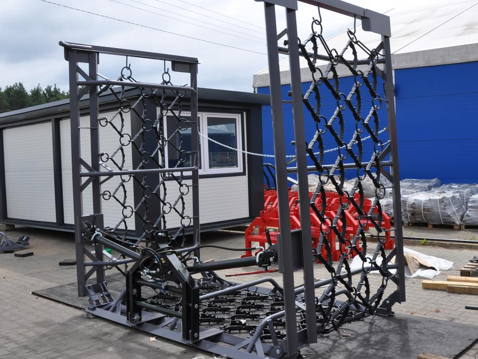 METAL-TECHNIK Wiesenegge / Heavy meadow harrow / Herse de prairie lourde / Strigliatrice pesante / Тяжёлая волокуша / Włóka łąkowa ciężka 6 m - Kettäke: pilt 3 METAL-TECHNIK Wiesenegge / Heavy meadow harrow / Herse de prairie lourde / Strigliatrice pesante / Тяжёлая волокуша / Włóka łąkowa ciężka 6 m - Kettäke: pilt 3