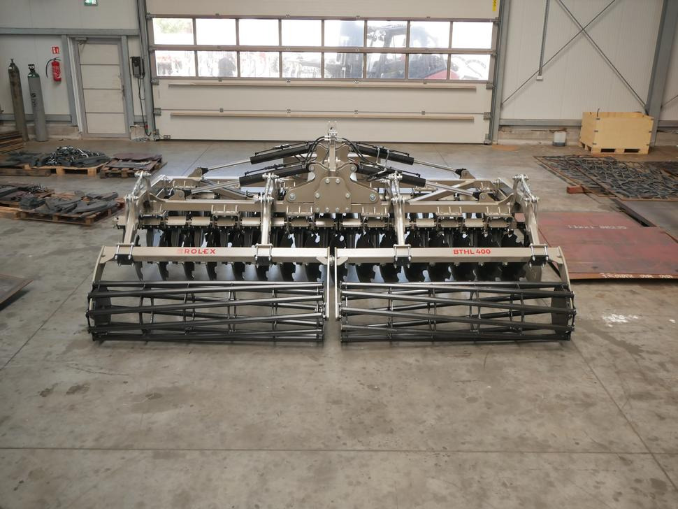 ROLEX Hydraulische Scheibenegge / Hydraulic discs harrow / Dechaumeur à disques / Erpice a dischi / Гидравлическая дисковая борона / Brona talerzowa hydraulicznie składana lekka 4 m - Ketasäke: pilt 4 ROLEX Hydraulische Scheibenegge / Hydraulic discs harrow / Dechaumeur à disques / Erpice a dischi / Гидравлическая дисковая борона / Brona talerzowa hydraulicznie składana lekka 4 m - Ketasäke: pilt 4