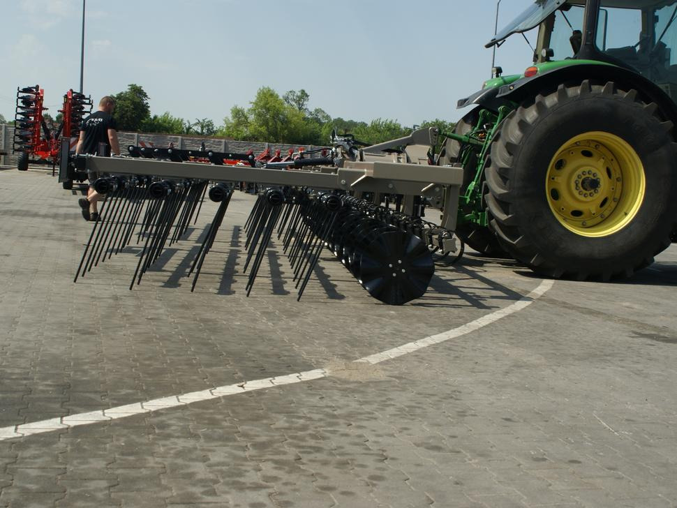 ROLEX Mulchegge / Mulch harrow / Herse de déchaumage / Erpice pacciamante / Борона для мульчирования / Brona mulczowa 7,5 m - Vedruäke: pilt 2 ROLEX Mulchegge / Mulch harrow / Herse de déchaumage / Erpice pacciamante / Борона для мульчирования / Brona mulczowa 7,5 m - Vedruäke: pilt 2