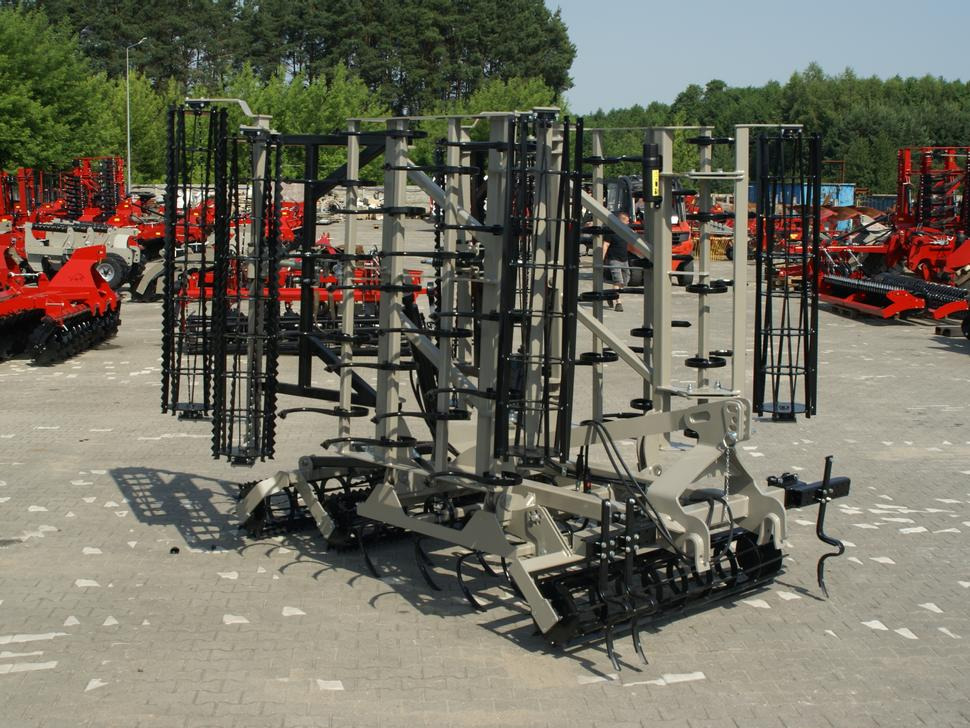 ROLEX Saatbettkombination / Hydraulically cultivator / Vibroculteur / Aggregato di coltivazione / Почвообрабатывающий гидравлический складывающийся агрегат / Agregat uprawowy hydraulicznie składany - Kultivaator: pilt 1 ROLEX Saatbettkombination / Hydraulically cultivator / Vibroculteur / Aggregato di coltivazione / Почвообрабатывающий гидравлический складывающийся агрегат / Agregat uprawowy hydraulicznie składany - Kultivaator: pilt 1