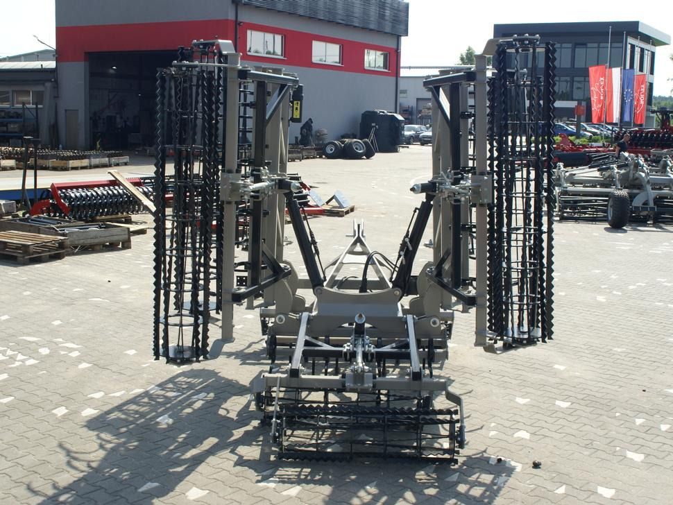 ROLEX Saatbettkombination / Hydraulically cultivator / Vibroculteur / Aggregato di coltivazione / Почвообрабатывающий гидравлический складывающийся агрегат / Agregat uprawowy hydraulicznie składany - Kultivaator: pilt 5 ROLEX Saatbettkombination / Hydraulically cultivator / Vibroculteur / Aggregato di coltivazione / Почвообрабатывающий гидравлический складывающийся агрегат / Agregat uprawowy hydraulicznie składany - Kultivaator: pilt 5