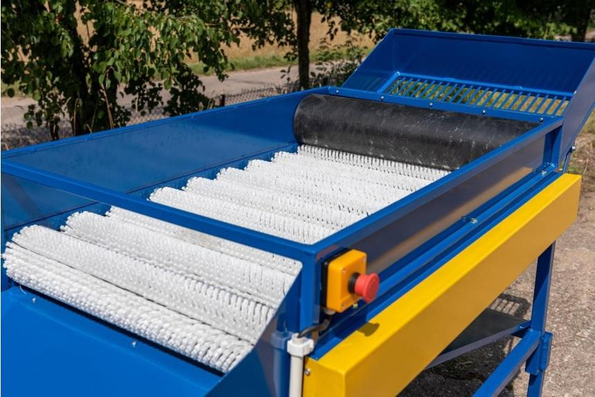 ROLMET Bürstenmaschine / Potato brush cleaner / Nettoyeuse à brosse / Pulitore a spazzole / Очиститель / Czyszczarka szczotkowa - Kartulitehnika: pilt 5 ROLMET Bürstenmaschine / Potato brush cleaner / Nettoyeuse à brosse / Pulitore a spazzole / Очиститель / Czyszczarka szczotkowa - Kartulitehnika: pilt 5