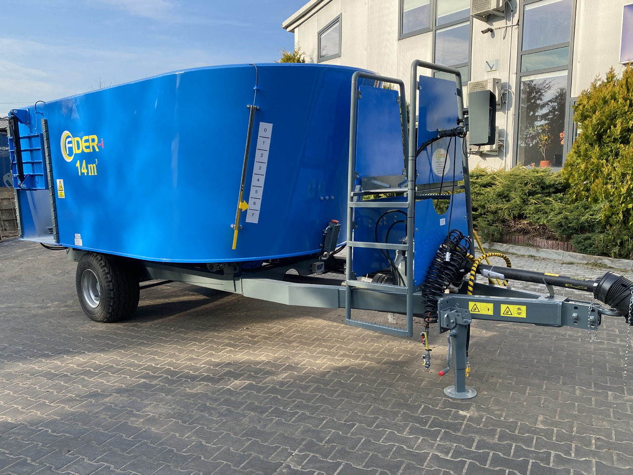ZAMET Futtermischwagen / Feed mixer / Melangeuse / Carro miscelatore / Vagoneta 2 sinfines / Кормораздатчик 2 шнека / Wóz paszowy 14 m3 - Söödasegamisvanker: pilt 2 ZAMET Futtermischwagen / Feed mixer / Melangeuse / Carro miscelatore / Vagoneta 2 sinfines / Кормораздатчик 2 шнека / Wóz paszowy 14 m3 - Söödasegamisvanker: pilt 2