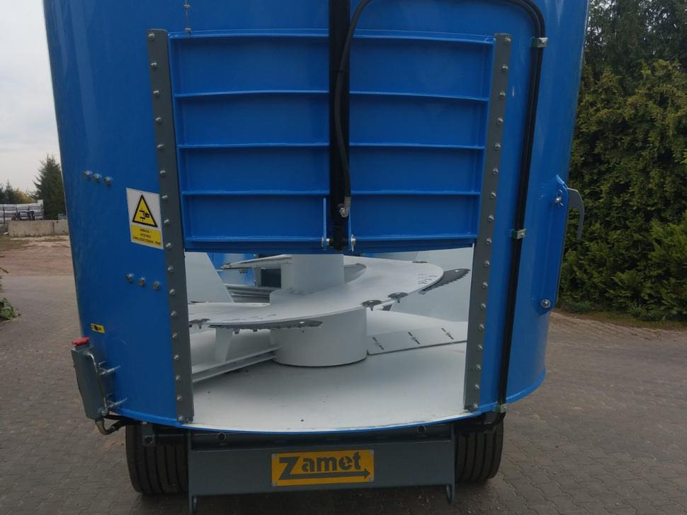 ZAMET Futtermischwagen / Feed mixer / Melangeuse / Carro miscelatore / Vagoneta de alimentación /Кормораздатчик / Wóz paszowy 16 m3 - Söödasegamisvanker: pilt 5 ZAMET Futtermischwagen / Feed mixer / Melangeuse / Carro miscelatore / Vagoneta de alimentación /Кормораздатчик / Wóz paszowy 16 m3 - Söödasegamisvanker: pilt 5