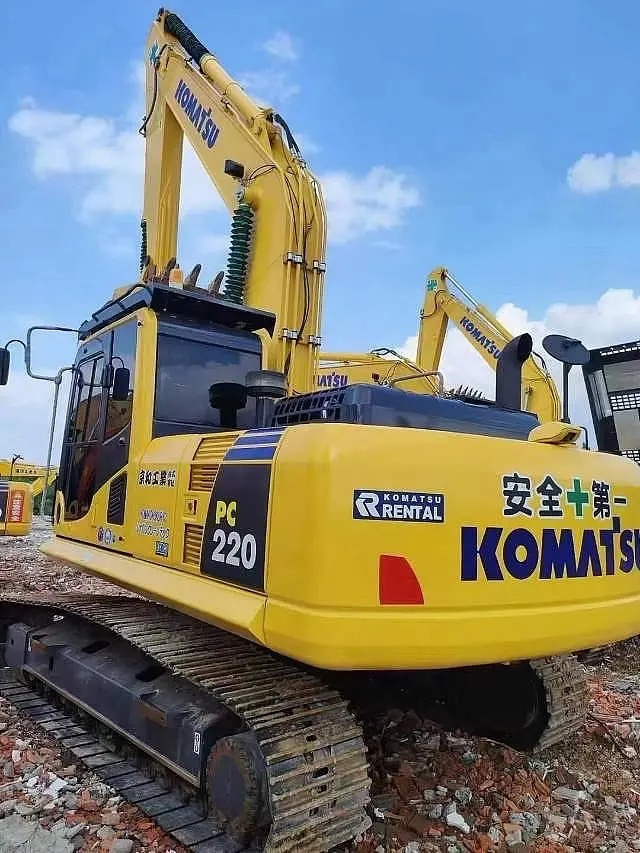 KOMATSU PC220-7 - Lintekskavaator: pilt 5 KOMATSU PC220-7 - Lintekskavaator: pilt 5