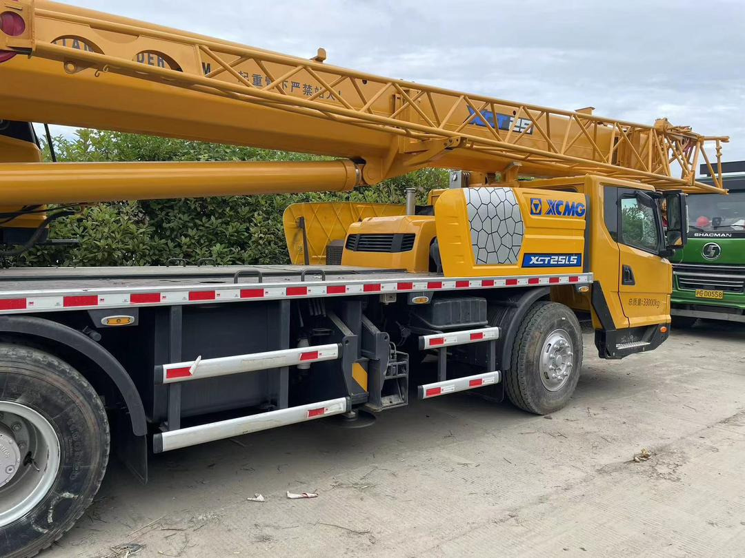 URGENT! XCMG XCT25L5 For Sale! - Autokraana: pilt 1 URGENT! XCMG XCT25L5 For Sale! - Autokraana: pilt 1