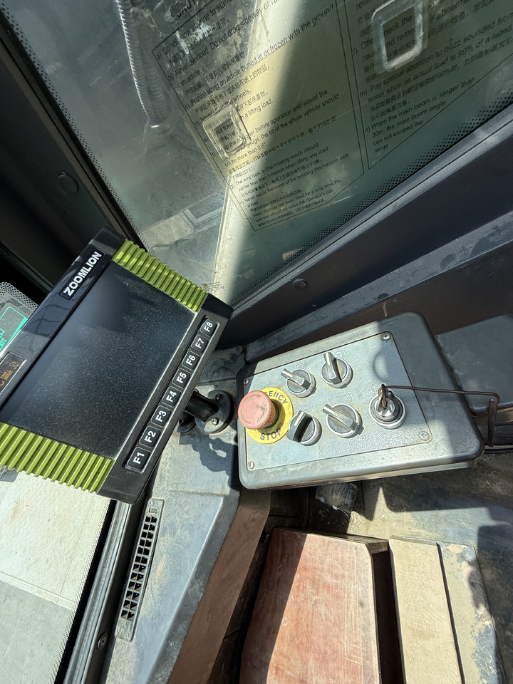 ZOOMLION ZTC801V - Autokraana: pilt 2 ZOOMLION ZTC801V - Autokraana: pilt 2