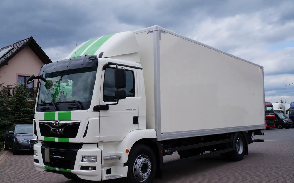 MAN TGM 18.250 / 18.290 EURO 6 KONTENER 19 PALET ŁAD. 9800 KG WINDA - Kasti veoauto: pilt 3 MAN TGM 18.250 / 18.290 EURO 6 KONTENER 19 PALET ŁAD. 9800 KG WINDA - Kasti veoauto: pilt 3