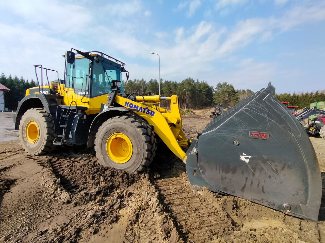KOMATSU WA380 - Rataslaadur: pilt 2 KOMATSU WA380 - Rataslaadur: pilt 2